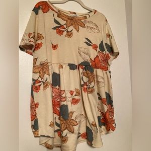 Women’s plus size floral babydoll tee